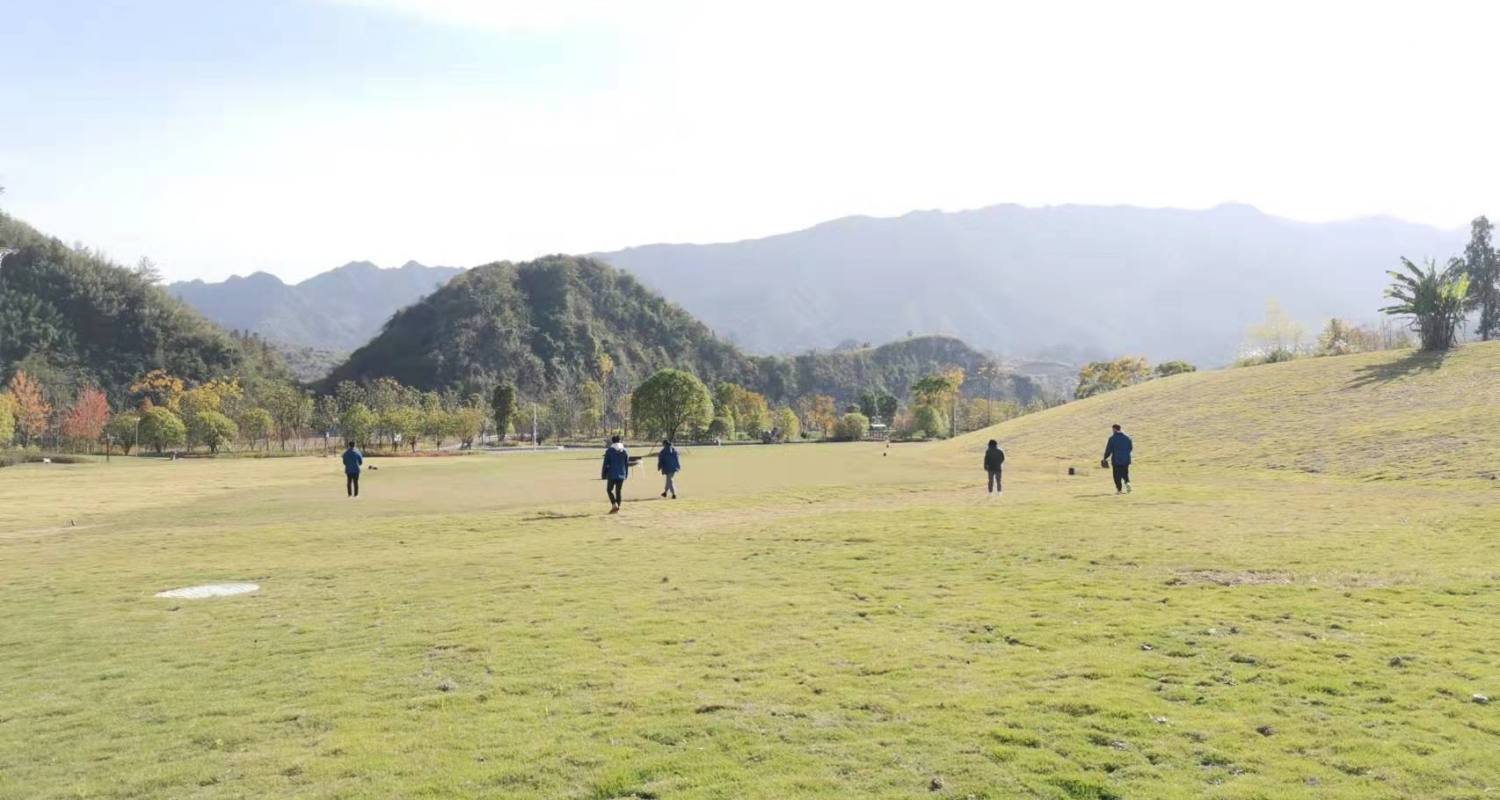 草坪露营区1